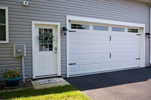 24/7 Emergency Garage Door Panel Replacement experts in St. Clair County County, IL